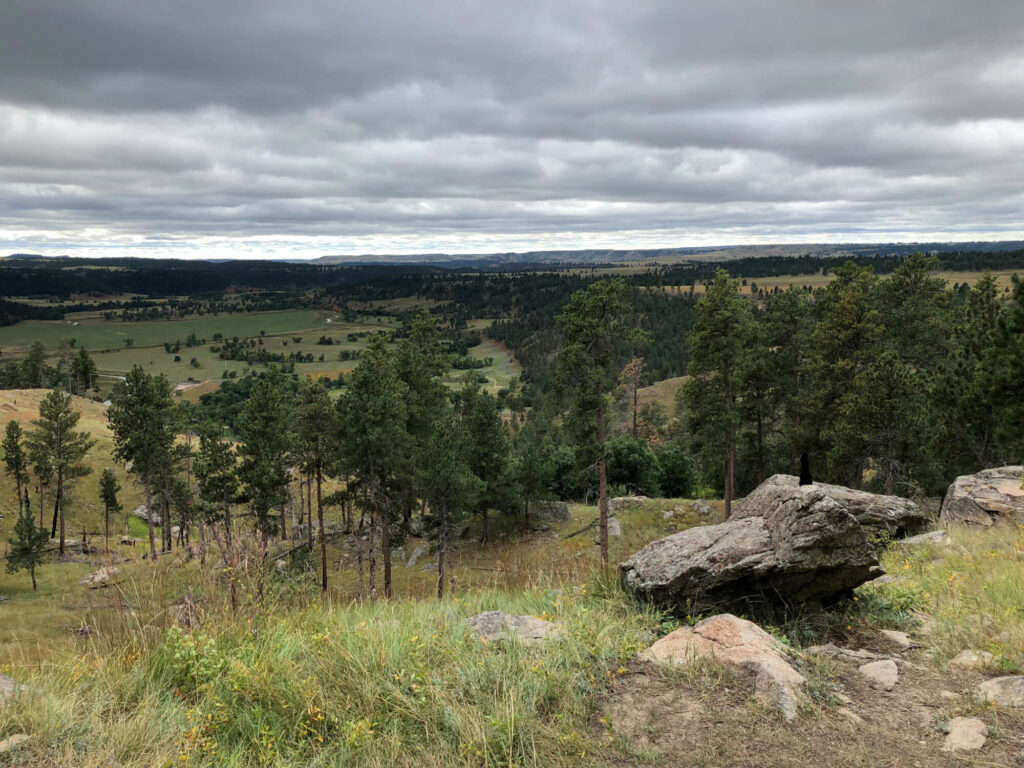 Picture of the horizon from the base of Devils Tower